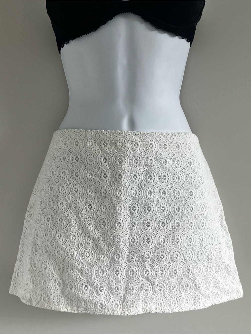 Vintage White Lace Mini Skirt